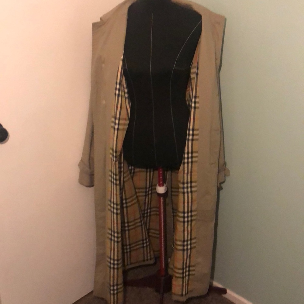Burberry trench coat - Picture 3 of 7